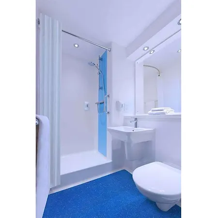 Travelodge Hotel 3*